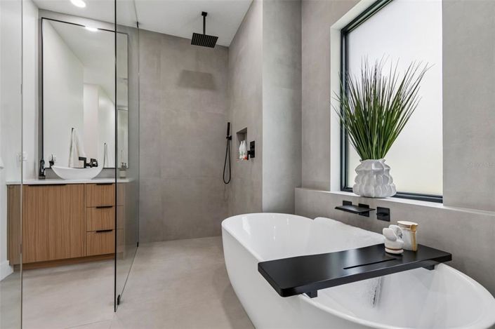 Image No.58-4 Bed House for sale