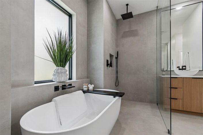 Image No.59-4 Bed House for sale
