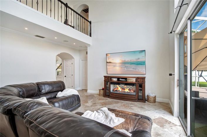 Image No.10-5 Bed House for sale