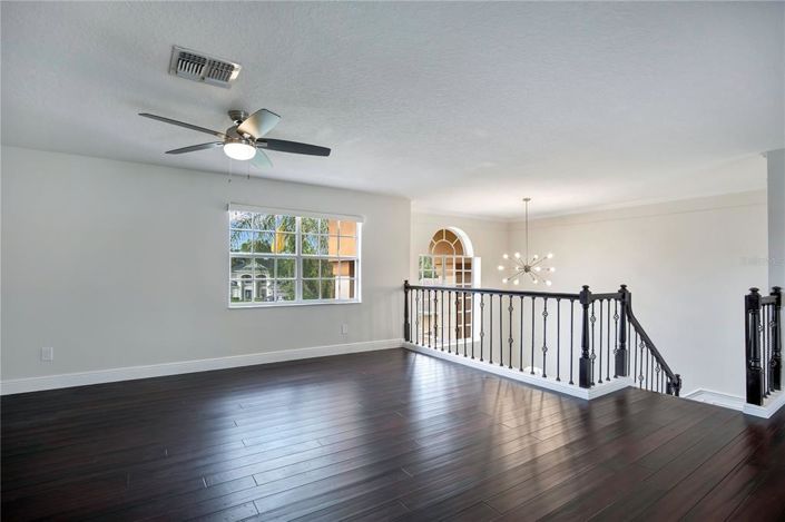 Image No.24-5 Bed House for sale