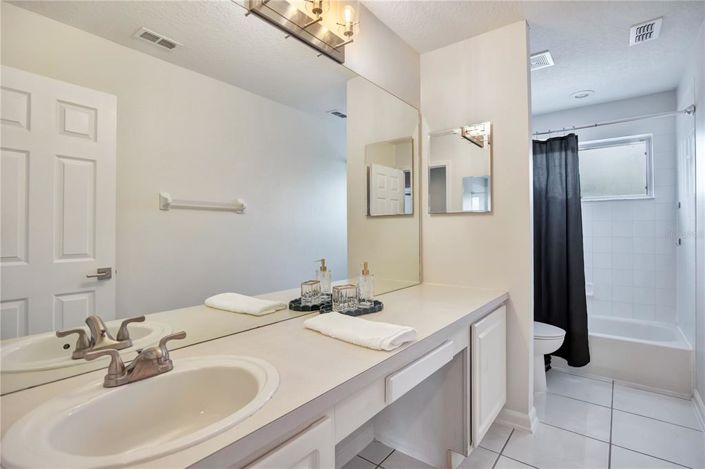 Image No.26-5 Bed House for sale