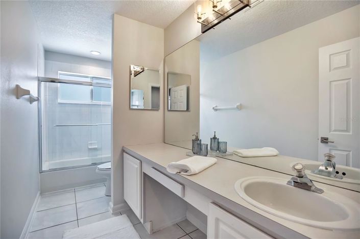 Image No.30-5 Bed House for sale