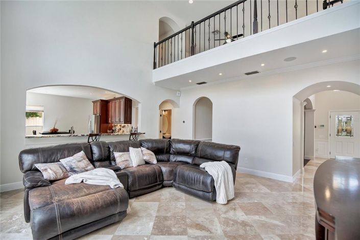 Image No.7-5 Bed House for sale