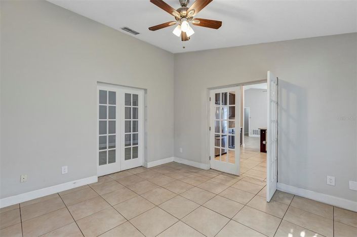 Image No.17-3 Bed House for sale