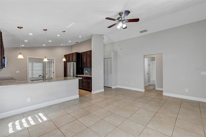 Image No.8-3 Bed House for sale
