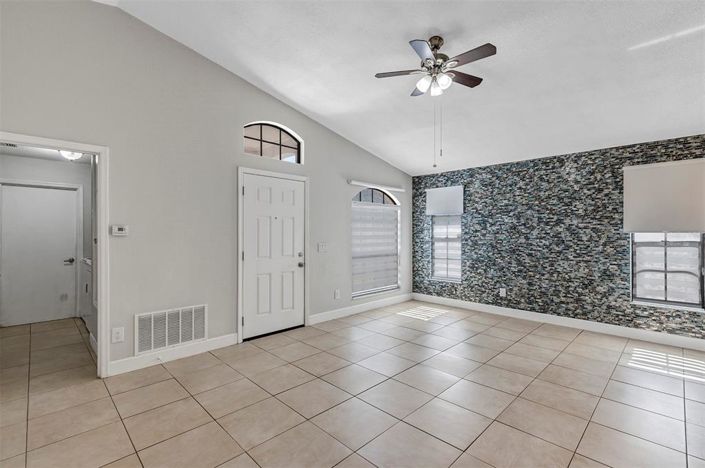 Image No.9-3 Bed House for sale