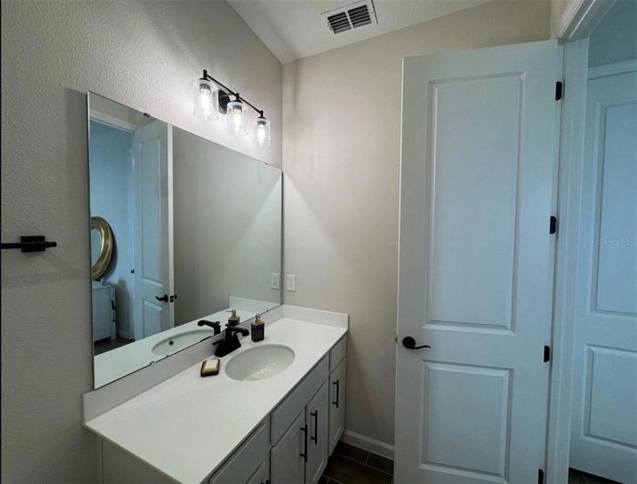 Image No.27-4 Bed House for sale
