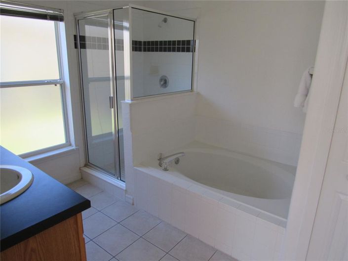 Image No.10-5 Bed House for sale