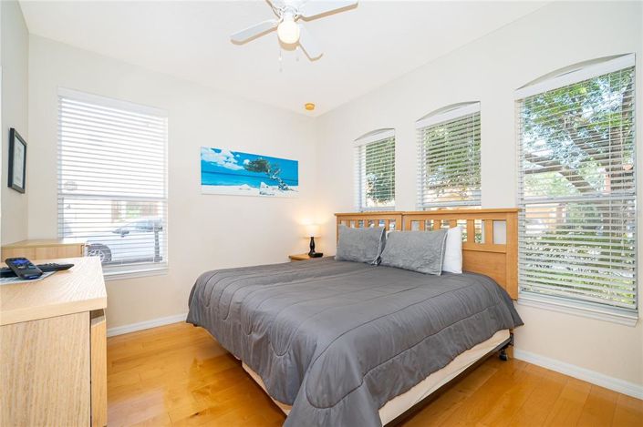 Image No.6-4 Bed House for sale