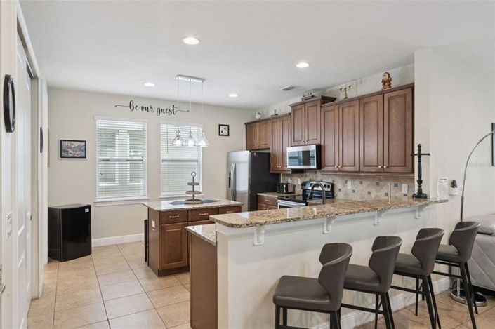 Image No.19-6 Bed House for sale