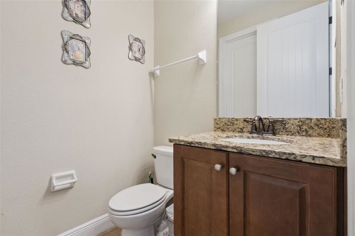 Image No.24-6 Bed House for sale