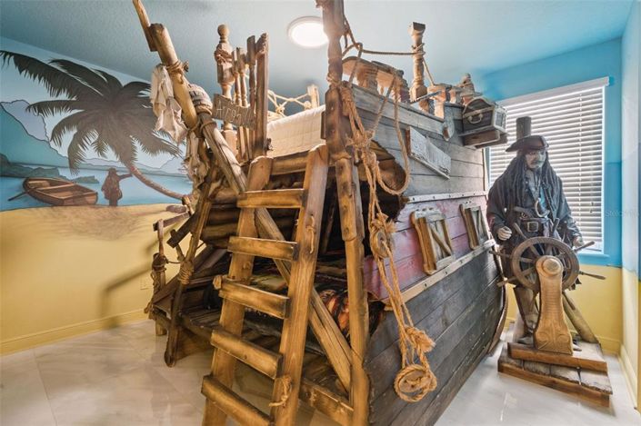 Image No.34-6 Bed House for sale