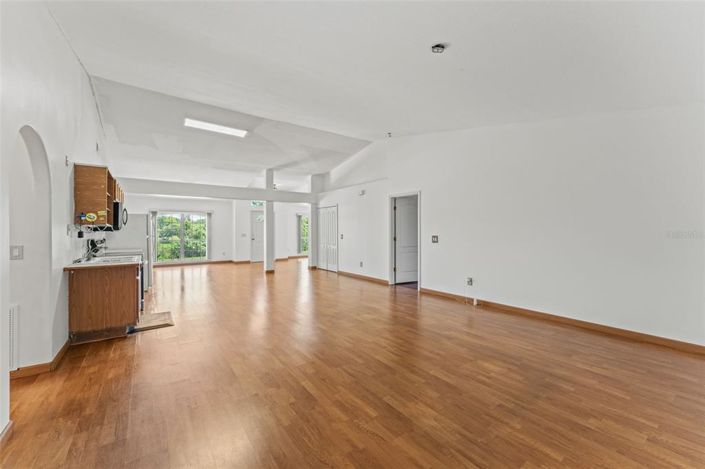 Image No.18-3 Bed House for sale