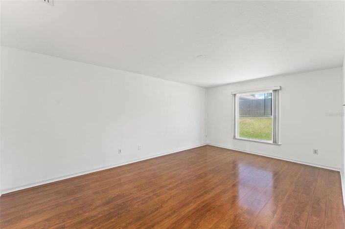 Image No.19-3 Bed House for sale