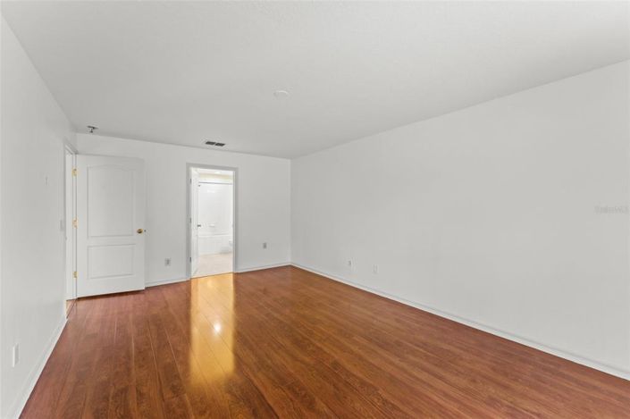 Image No.21-3 Bed House for sale