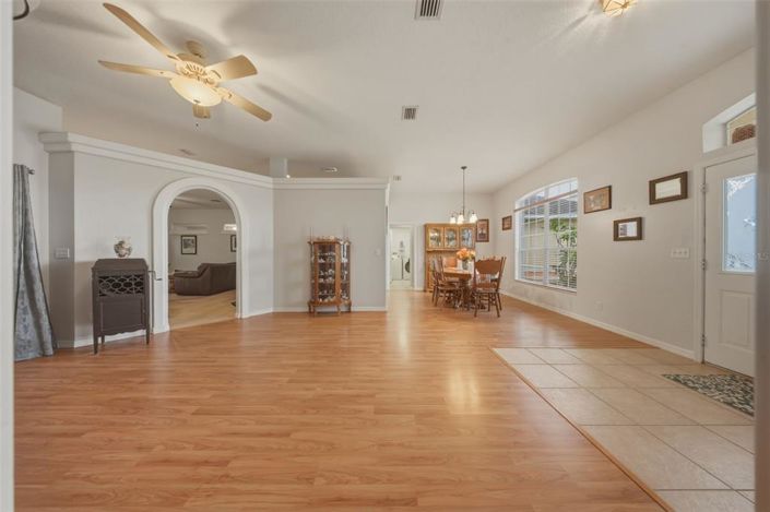Image No.17-4 Bed House for sale