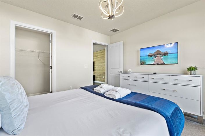 Image No.30-6 Bed House for sale