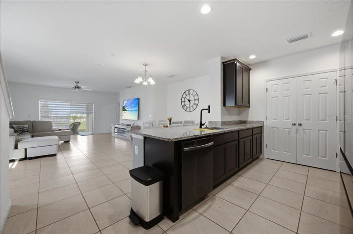 Image No.6-4 Bed House for sale