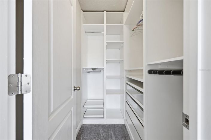 Image No.17-5 Bed House for sale