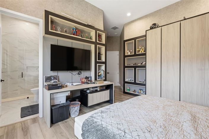 Image No.35-5 Bed House for sale