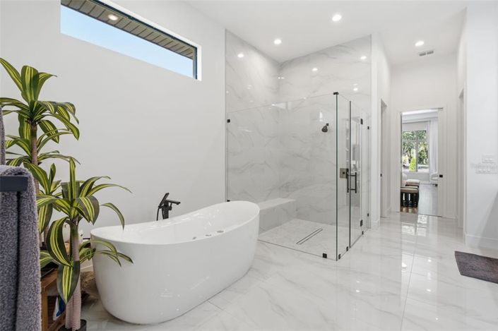 Image No.48-5 Bed House for sale
