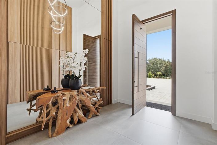 Image No.5-5 Bed House for sale