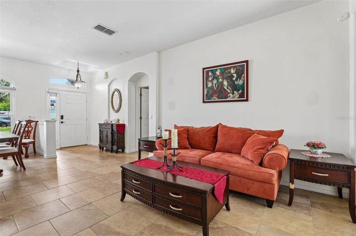 Image No.6-5 Bed House for sale