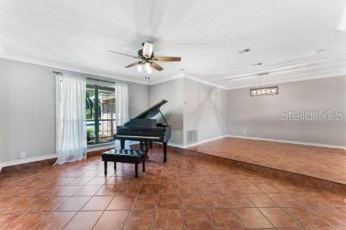Image No.6-5 Bed House for sale