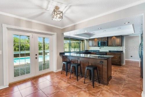 Image No.8-5 Bed House for sale