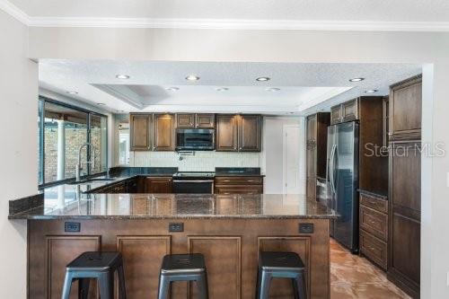 Image No.9-5 Bed House for sale