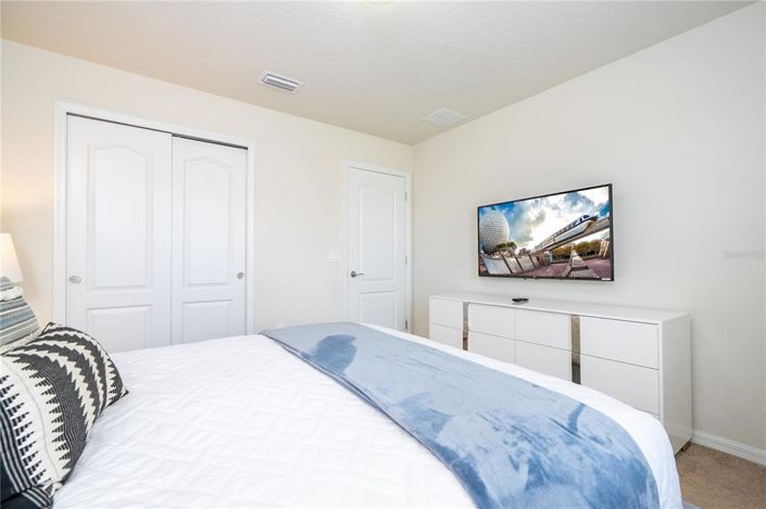 Image No.26-6 Bed House for sale