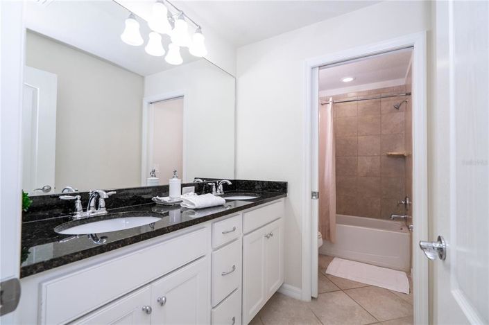 Image No.27-6 Bed House for sale