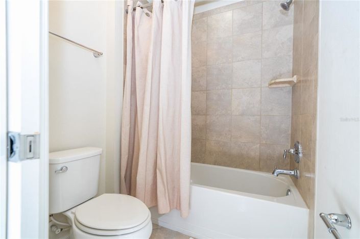 Image No.28-6 Bed House for sale
