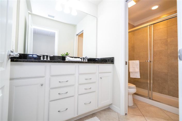 Image No.38-6 Bed House for sale