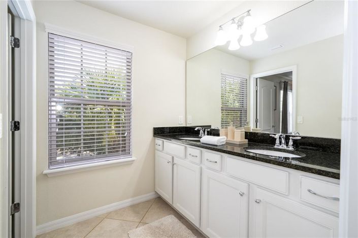 Image No.53-6 Bed House for sale