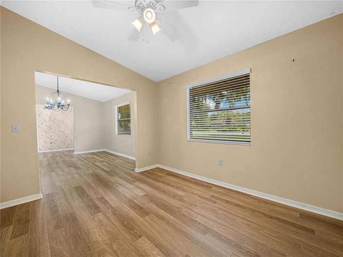 Image No.8-3 Bed House for sale