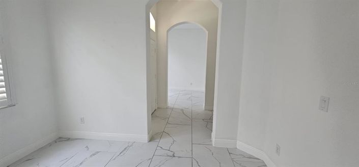 Image No.14-4 Bed House for sale