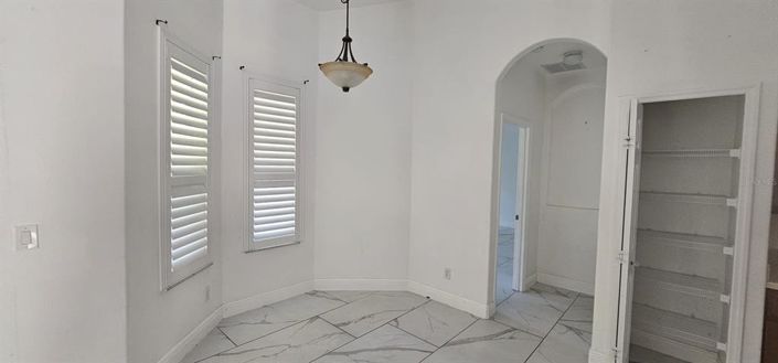 Image No.17-4 Bed House for sale