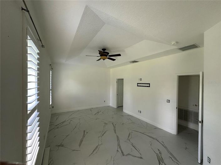 Image No.19-4 Bed House for sale