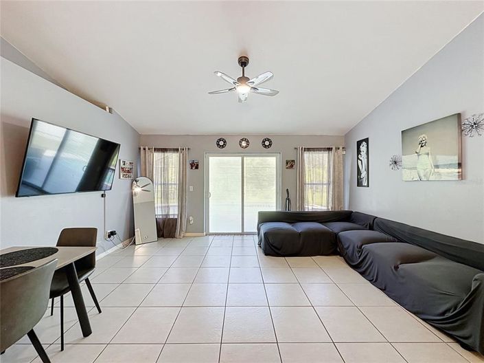 Image No.12-3 Bed House for sale