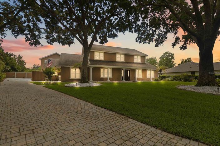Image No.2-8 Bed House for sale