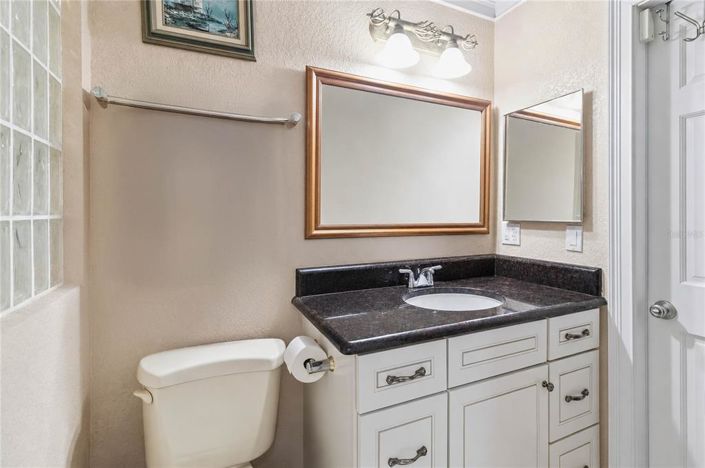 Image No.35-8 Bed House for sale