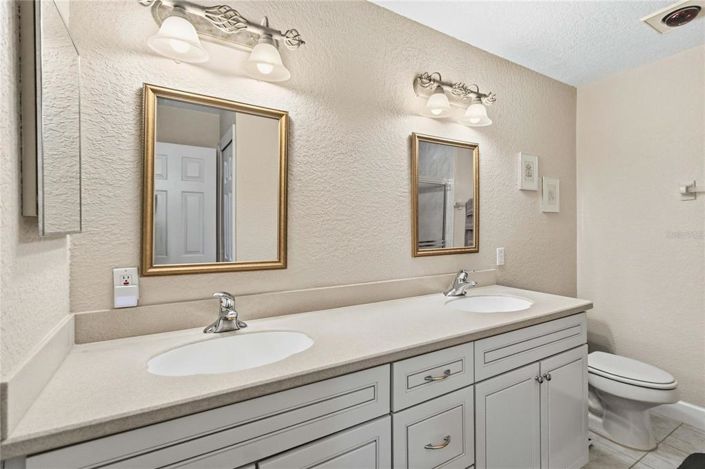 Image No.48-8 Bed House for sale