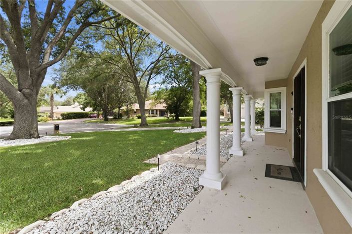 Image No.8-8 Bed House for sale