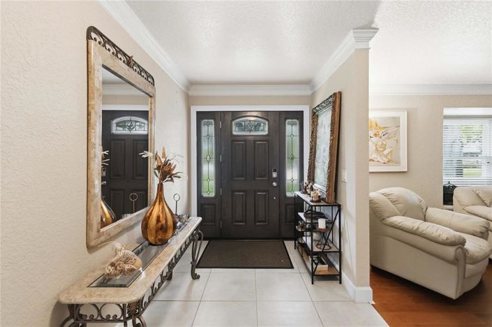 Image No.9-8 Bed House for sale