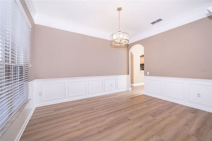 Image No.5-5 Bed House for sale