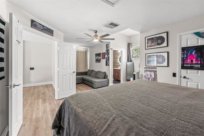 Image No.31-5 Bed House for sale
