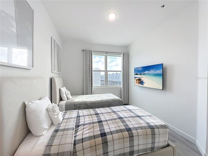 Image No.15-6 Bed Townhouse for sale