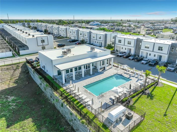 Image No.30-6 Bed Townhouse for sale