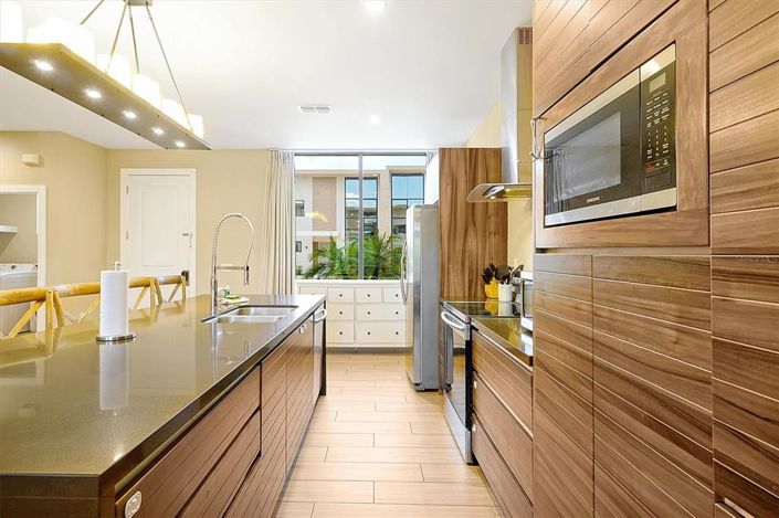 Image No.13-3 Bed Townhouse for sale